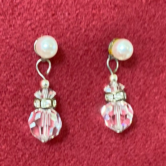 Crystal and Pearl 1" Dangle Post Earring Set. Perfect for Weddings. 2002 - Picture 4 of 15